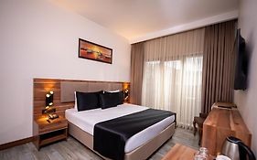 Mari Suites Hotel